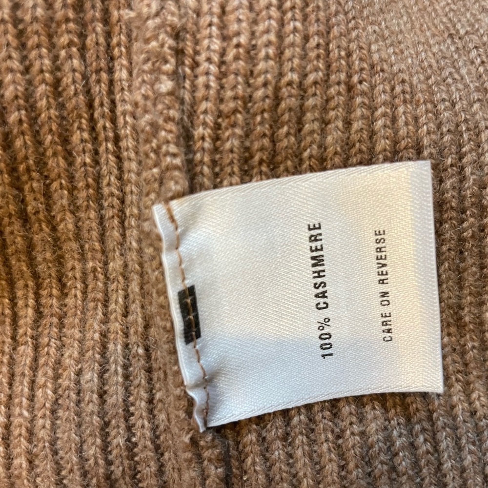St. John Sport by Marie Zip-Front Knit cashmere with fur trim - Picture 4 of 4